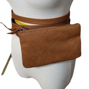 Stone Mountain 4 In 1 Double Belted Bag Fanny Wristlet Size Medium W/ 2 Belts